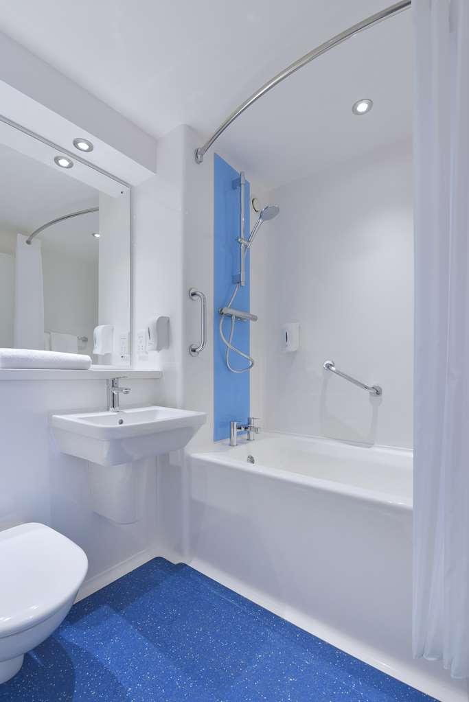 Travelodge London Wimbledon Morden Morden (Greater London) Room photo